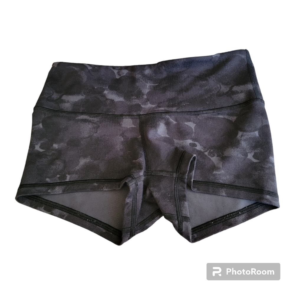 Lululemon Womens Athletic Boogie Shorts Gray Size 4 Pull-on Yoga Mid Rise 2"